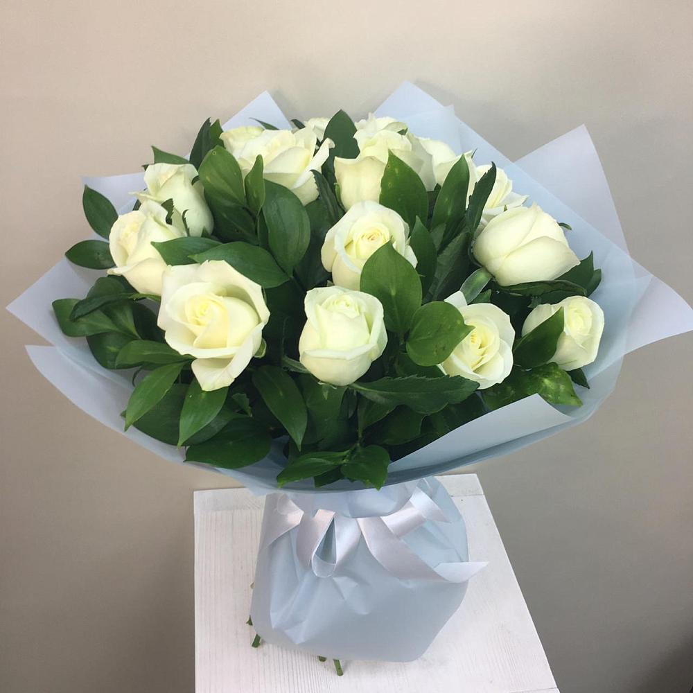 Букет 15 Белых роз Проуд в Степыгино