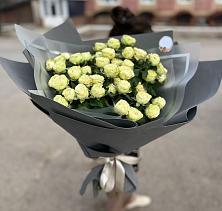 Букет Белые кустовые розы Солинеро в Степыгино