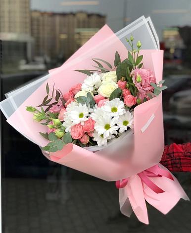 Букет цветов из: Розы, Лизиантусы и Хризантемы в Степыгино